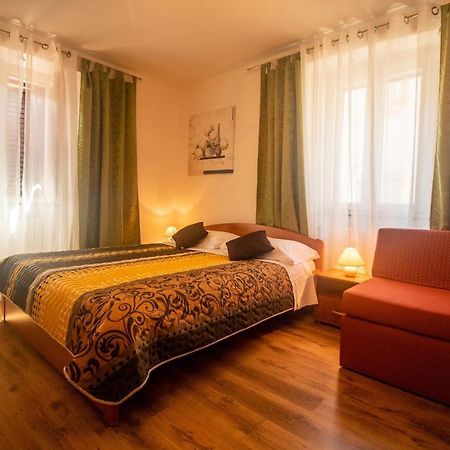 Guest House Franko Bale Buitenkant foto