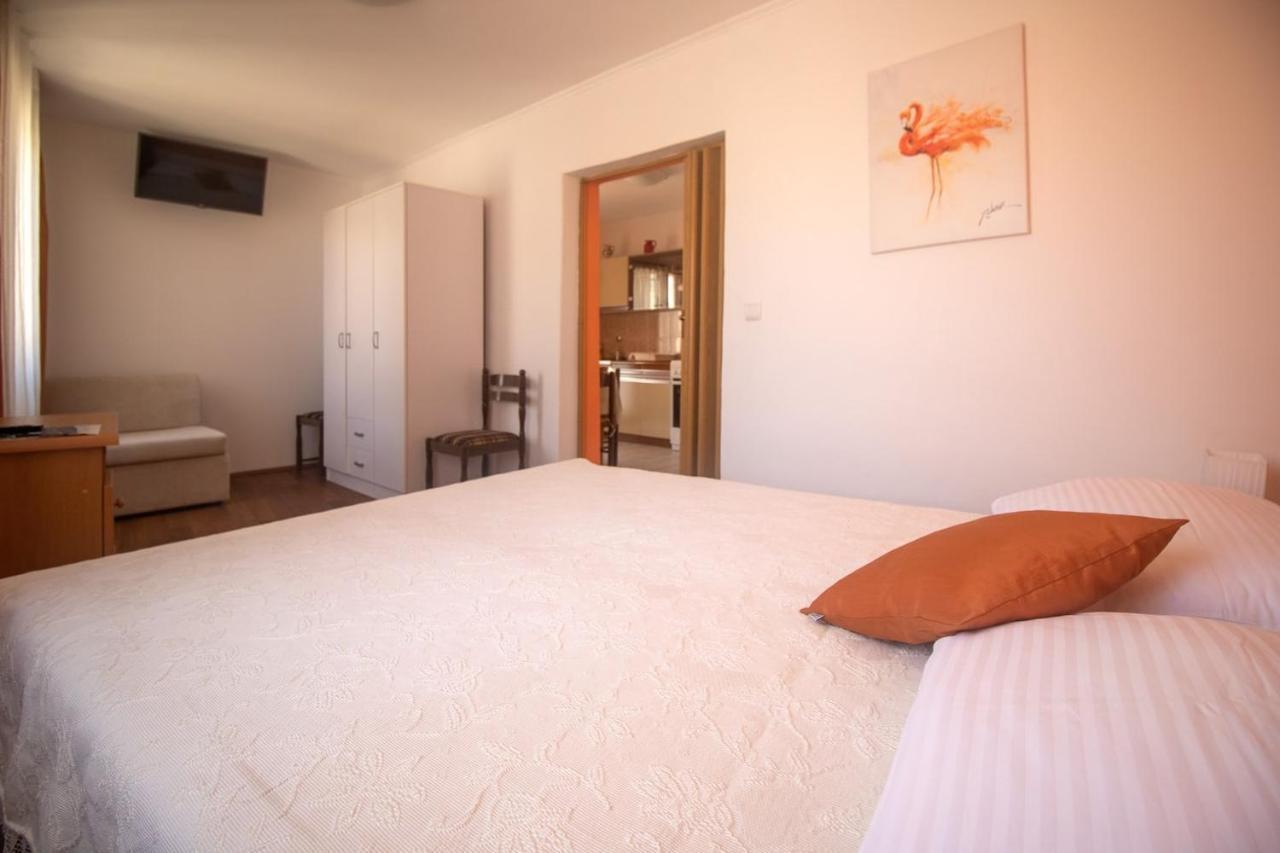 Guest House Franko Bale Buitenkant foto