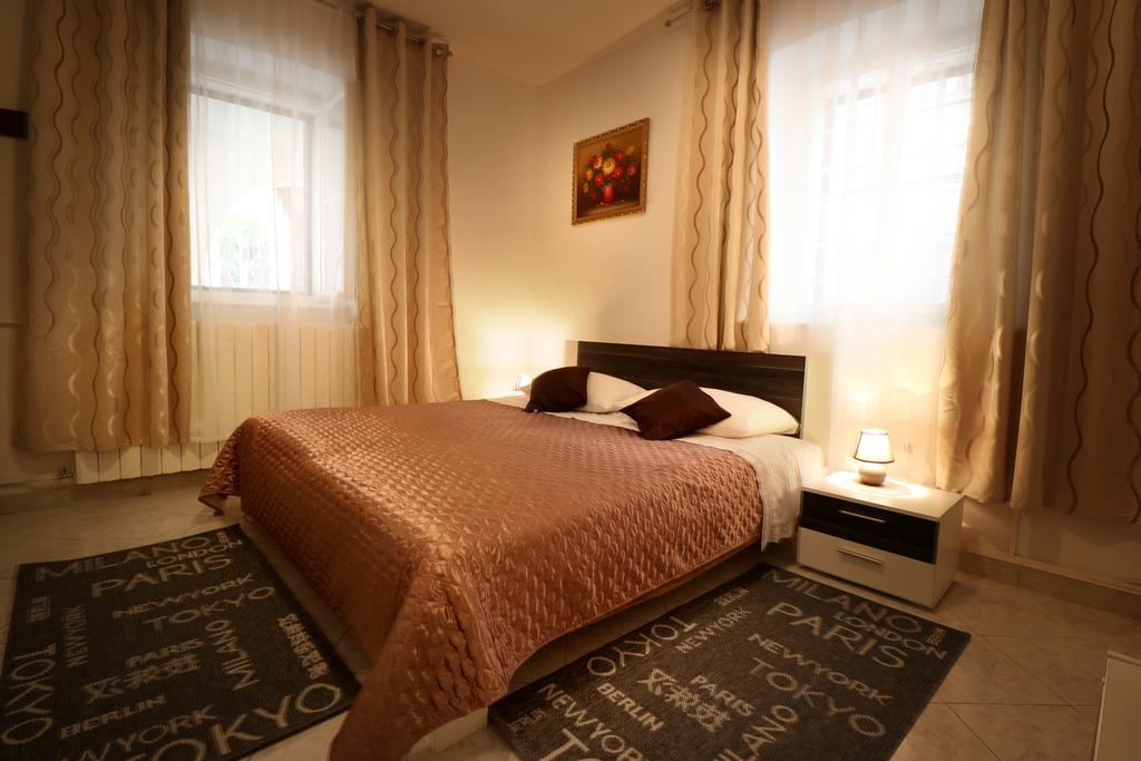 Guest House Franko Bale Buitenkant foto