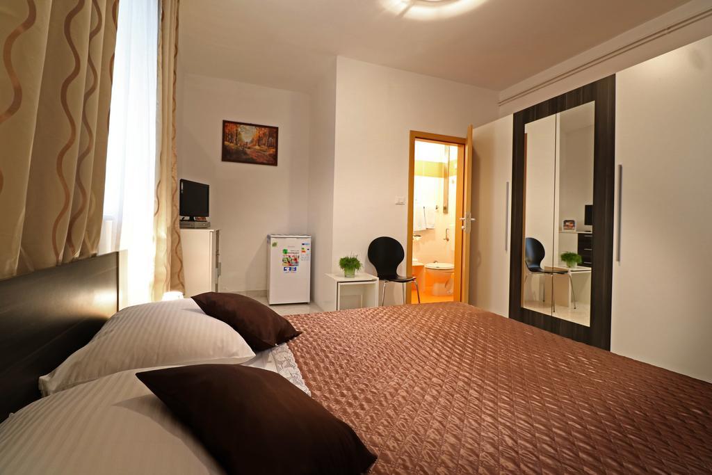 Guest House Franko Bale Buitenkant foto