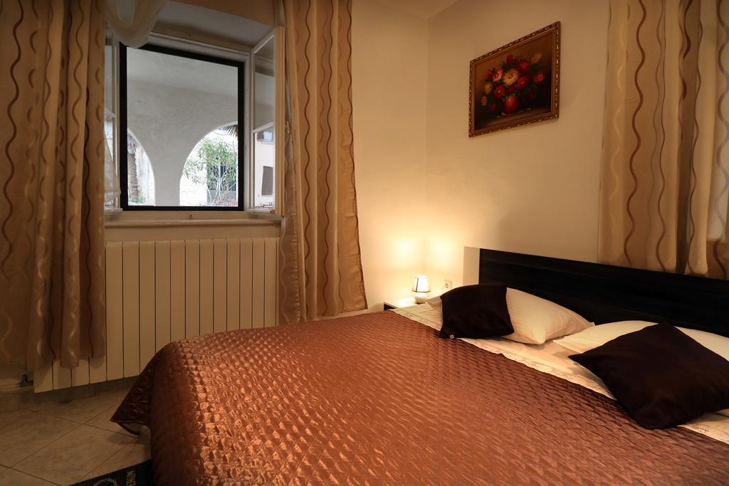 Guest House Franko Bale Buitenkant foto